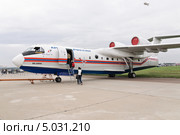Самолет-амфибия МЧС России БЕ-200ЧС на МАКС-2013. Редакционное фото, фотограф Алёшина Оксана / Фотобанк Лори
