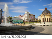 Казань. Фонтан и ротонда на улице Петербургской (2012 год). Редакционное фото, фотограф A Челмодеев / Фотобанк Лори