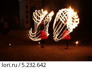 Фаер-шоу в Кемерове (2013 год). Редакционное фото, фотограф Константин Челомбитко / Фотобанк Лори