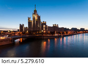 Жилой дом на Котельнической набережной (2013 год). Стоковое фото, фотограф Тимур Уразов / Фотобанк Лори