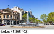 Пересечение улицы  Gran Via de les Corts Catalanes и Passeig de Gracia, Барселона (2013 год). Редакционное фото, фотограф Яков Филимонов / Фотобанк Лори