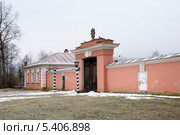 Дом станционного смотрителя.  Выра (2013 год). Редакционное фото, фотограф Александр Щепин / Фотобанк Лори