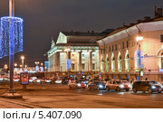 Здание Биржи в Петербурге. Вечерняя улица (2013 год). Редакционное фото, фотограф Александр Алексеев / Фотобанк Лори