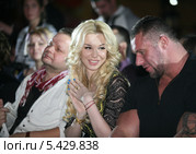 Финал конкурса "Мисс Офис 2013".В жюри: Костя Цзю,Михаил Сидорычев и Малена Маяковская, Вадим Степанцов,Михаил Башкатов,Жанна Эпле с сыном,ведущий Петр Кулешов, Максим Покровский. Редакционное фото, фотограф Александр С. Курбатов / Фотобанк Лори
