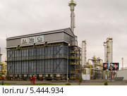 Баку, корпуса и установки метанолового завода (2013 год). Редакционное фото, фотограф Татьяна Юни / Фотобанк Лори