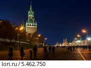 Новогодние гуляния на Красной площади в Москве, 2014 год. Редакционное фото, фотограф Брагин Алексей Георгиевич / Фотобанк Лори