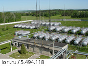 Резервуарный парк газонаполнительной станции. Стоковое фото, фотограф Кохан Пётр / Фотобанк Лори