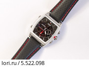 Японские кварцевые аналого-цифровые мужские часы Casio Edifice (2014 год). Редакционное фото, фотограф Владимир Сергеев / Фотобанк Лори