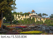 Тропический парк Нонг Нуч (англ. Nong Nooch Tropical Garden) (2013 год). Редакционное фото, фотограф Григорий Писоцкий / Фотобанк Лори