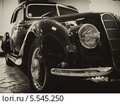 Черно белое изображение старинного автомобиля BMW 327 Coupe 1937-1941г (2010 год). Редакционное фото, фотограф Алексей Горбунов / Фотобанк Лори
