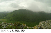 Дождь в горах Крыма, Мангуп Кале (2014 год). Стоковое видео, видеограф Артем Поваров / Фотобанк Лори