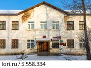 Город Весьегонск. Здание, в котором расположены разные организации (2014 год). Редакционное фото, фотограф Сергей Лаврентьев / Фотобанк Лори