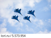 Пилотажная группа "Стрижи" в небе на авиашоу в рамках Международного военно-морского салона IMDS-2013, Санкт-Петербург. Редакционное фото, фотограф Литвяк Игорь / Фотобанк Лори