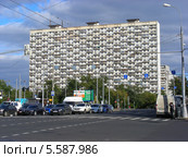 Многоэтажный жилой дом на проспекте Мира, 184к2 в Москве (2012 год). Редакционное фото, фотограф lana1501 / Фотобанк Лори