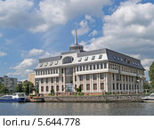 Здание ФГУ «Администрация Морского порта Калининград» (2011 год). Редакционное фото, фотограф Ирина Борсученко / Фотобанк Лори
