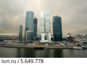 Стеклянные небоскрёбы Международного бизнес-центра в Москве (2012 год). Редакционное фото, фотограф Losevsky Pavel / Фотобанк Лори