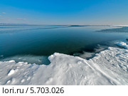 Лед на побережье Охотского моря, остров Сахалин, Россия. Стоковое фото, фотограф Игорь Симановский / Фотобанк Лори