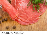 Ломтики копченого мяса со специями. Стоковое фото, фотограф Алексей Сергеев / Фотобанк Лори