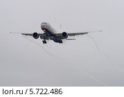 Boeing 777 (бортовой VP-BGD) авиакомпании "Аэрофлот" на посадке в Шереметьеве (2014 год). Редакционное фото, фотограф Alexei Tavix / Фотобанк Лори