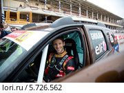 Портрет пилота Формулы 1 Ромена Грожана (команда Lotus F1 Team) в автомобиле Дастер на "Гонке звезд" за приз журнала "За рулем" 23 февраля 2014. Редакционное фото, фотограф Николай Винокуров / Фотобанк Лори
