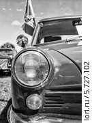 Фара спортивного автомобиля NSU Sport-Prinz, "Олдтаймер шоу" в MAFZ, 19 мая 2013 г., Германия. Редакционное фото, фотограф Sergey Kohl / Фотобанк Лори
