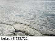 Расколовшийся лед на воде (2014 год). Стоковое фото, фотограф Alexander Tihonovs / Фотобанк Лори