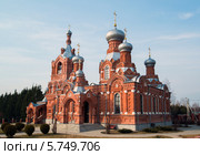 Храм Крестовоздвижения в селе Дарна Истринского района (2014 год). Стоковое фото, фотограф Володина Ольга / Фотобанк Лори