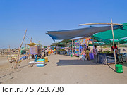 Торговля на пляже в Сомнатхе, Гуджарат (2014 год). Редакционное фото, фотограф Вячеслав Беляев / Фотобанк Лори