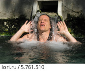 Мужчина 40 лет в минеральном спа-источнике (2008 год). Стоковое фото, фотограф Elizaveta Kharicheva / Фотобанк Лори