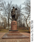 Памятник Петру Первому в усадьбе Измайлово на Серебрянном острове. Москва (2014 год). Редакционное фото, фотограф Самойлова Екатерина / Фотобанк Лори