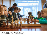 Шахматная партия. Турнир по шахматам среди дошкольников. Санкт-Петербург (2014 год). Редакционное фото, фотограф Кекяляйнен Андрей / Фотобанк Лори