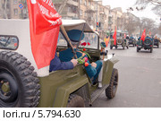 Реконструкция парада 10 апреля 1944 года посвященная 70-ой годовщина освобождения Одессы от немецко-фашистских захватчиков (2014 год). Редакционное фото, фотограф KEN VOSAR / Фотобанк Лори