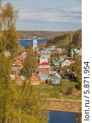Плёс. Вид с Соборной горы на Волгу и Варваринскую церковь (2014 год). Стоковое фото, фотограф Михаил Широков / Фотобанк Лори