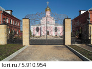 Фигурные ворота Троице-Одигитриевской Зосимовой пустыни (2014 год). Стоковое фото, фотограф Юрий Кирсанов / Фотобанк Лори
