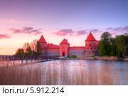 Замок Тракай, Литва (2014 год). Редакционное фото, фотограф Литвяк Игорь / Фотобанк Лори