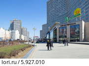 Новый Арбат в Москве (2014 год). Редакционное фото, фотограф Елена Коромыслова / Фотобанк Лори
