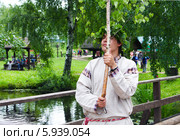 Праздник Троица В России, фольклор и народные гуляния (2013 год). Редакционное фото, фотограф ElenArt / Фотобанк Лори