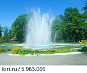 Фонтан (2014 год). Редакционное фото, фотограф Андрей Анатольевич / Фотобанк Лори