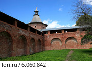 Древние стены и башня. Зарайский кремль (2014 год). Редакционное фото, фотограф Яна Королёва / Фотобанк Лори