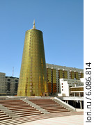 Город Астана. Трибуна перед Золотой Башней (2014 год). Редакционное фото, фотограф Александр Тараканов / Фотобанк Лори