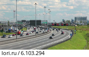 Tilt-shift эффект. Кольцевая автодорога в районе Пулковского шоссе. Санкт-Петербург (2014 год). Стоковое видео, видеограф Кекяляйнен Андрей / Фотобанк Лори