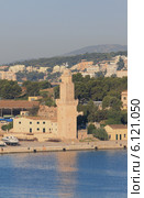 Башня-маяк в старом порту (Porto Pi). Пальма-де-Майорка, Испания (2012 год). Стоковое фото, фотограф Вадим Хомяков / Фотобанк Лори