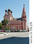 Церковь Николая Чудотворца на Болвановке, лето. Москва (2014 год). Редакционное фото, фотограф E. O. / Фотобанк Лори