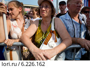 Люди участвуют в митинге в поддержку Донбасса, Новороссии под названием "Битва за Донецкую Русь!", 2 августа 2014. Редакционное фото, фотограф Николай Винокуров / Фотобанк Лори
