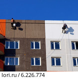 Покраска фасада высотного дома (2014 год). Стоковое фото, фотограф SevenOne / Фотобанк Лори