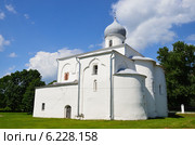 Церковь Успения на Торгу (1135 год) в Новгороде (2014 год). Стоковое фото, фотограф Овчинникова Ирина / Фотобанк Лори