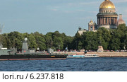 Военные корабли пришвартованные около Исаакиевского собора во время празднования Дня ВМФ, Санкт-Петербурга (2014 год). Стоковое видео, видеограф Кекяляйнен Андрей / Фотобанк Лори