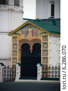 Деталь архитектуры Церкви Ильи Пророка в Ярославле (2011 год). Редакционное фото, фотограф Людмила Угольнова / Фотобанк Лори
