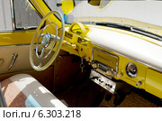 Автомобиль Волга ГАЗ-21 "милиция" (2012 год). Редакционное фото, фотограф Борис Останкович / Фотобанк Лори