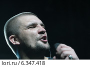 Ростов-на-Дону. Концертный тур "Газгольдер" в поддержку фильма. На снимке: рэп-исполнитель Баста (Василий Вакуленко). (2014 год). Редакционное фото, фотограф Коверзнев Алексей / Фотобанк Лори